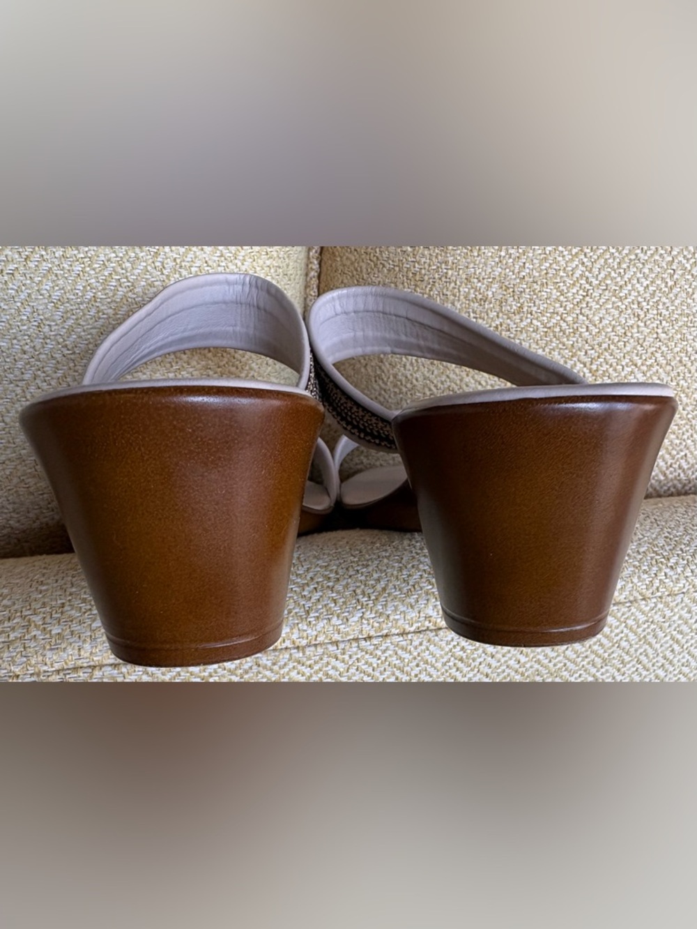 Toscanella Handmade 2” Wedge Slip-on Sandal w Woven Black & Gold Bead Straps 8.5 - Picture 6 of 9